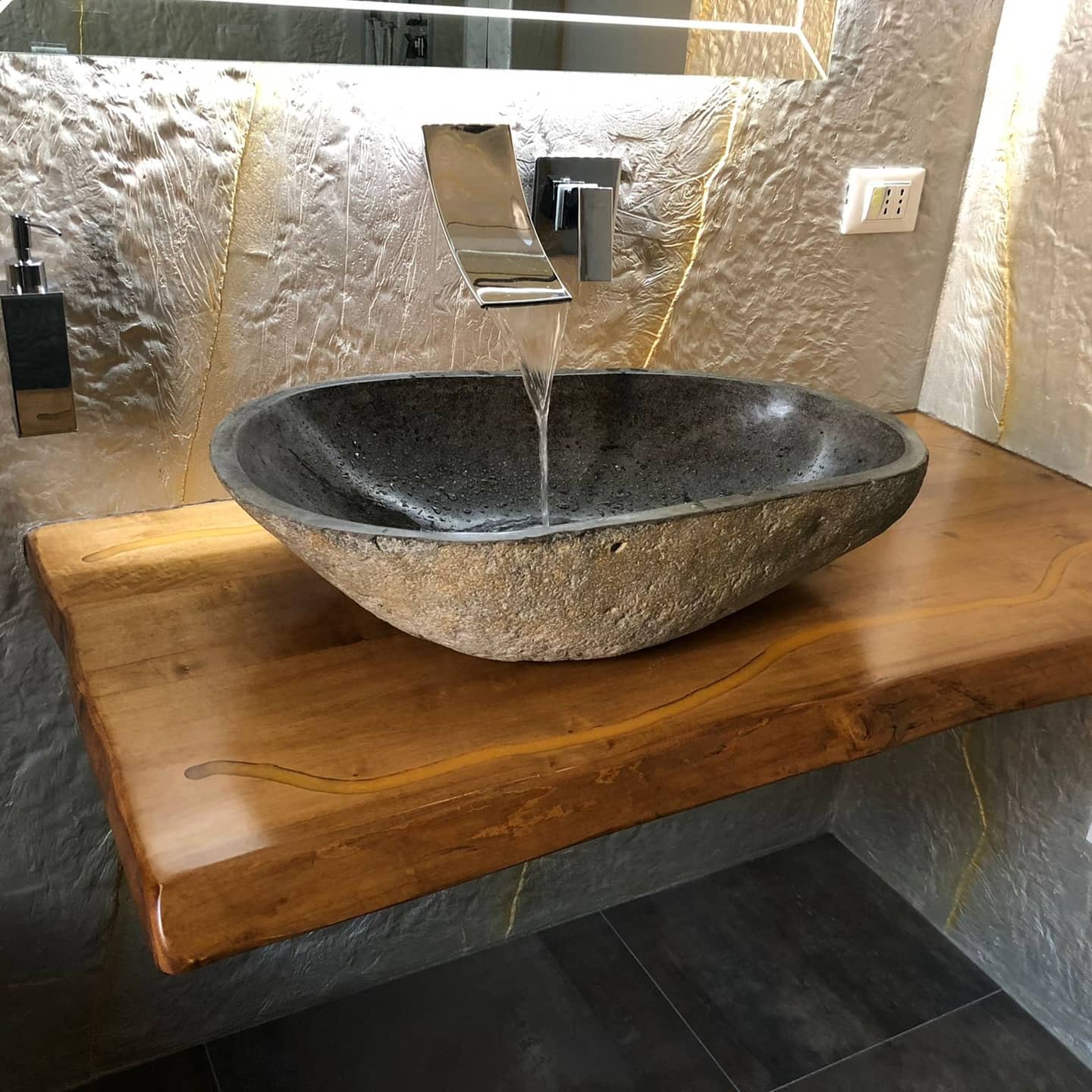 Lavandini in Pietra Naturale - Lavandini in pietra per il bagno e la casa